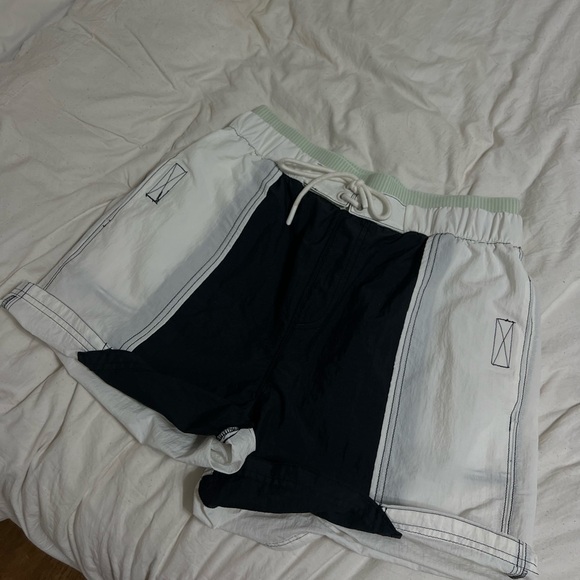 FREE PEOPLE movement shorts - Picture 9 of 16